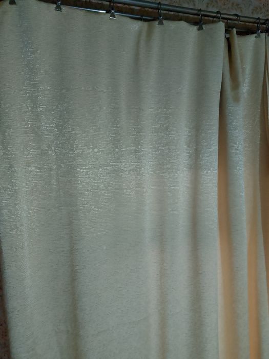 Плотные шторы с белым подкладки для  плотности.