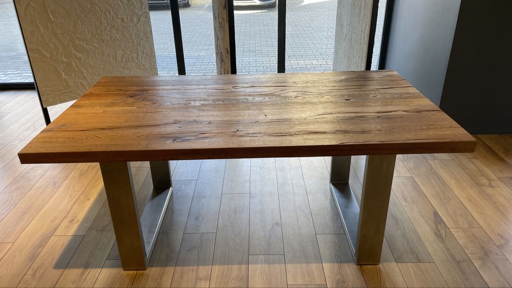 Masă dining / living din lemn masiv și picioare metalice