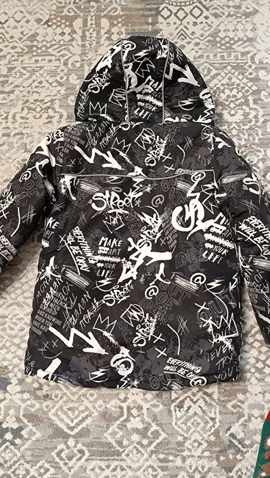 Продам куртку для мальчика