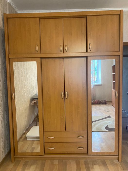 Шкаф спальный 4дверный 240в*184ш*63г