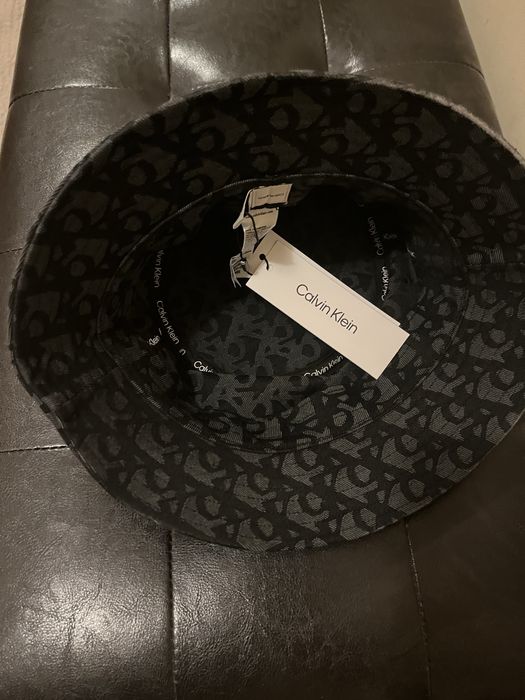 Шапка Calvin Klein