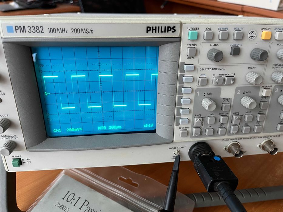 Осцилоскоп Philips (FLUKE) PM 3382 - 4 канален, комбиниран, 100 MHz