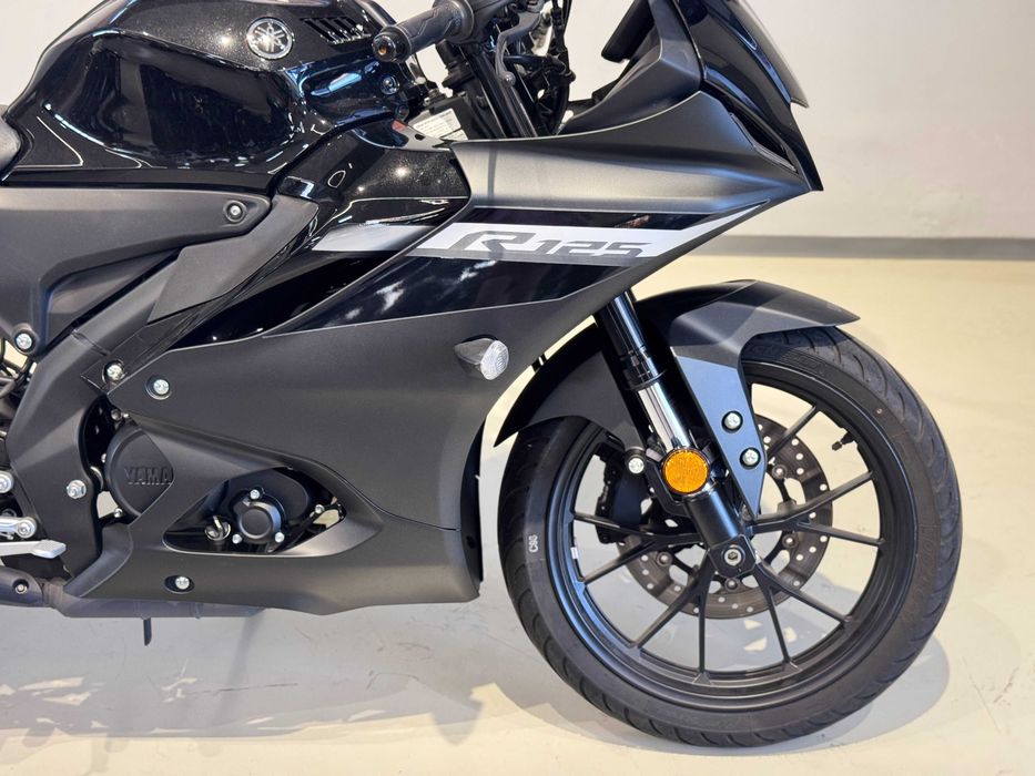 Motocicleta Yamaha YZF R125