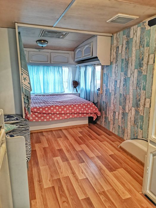 Каравана Sunshine къмпинг Смокиня