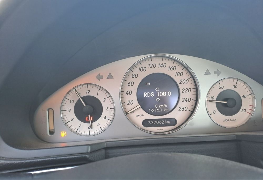 Vand mercedes E220 W211 2.2