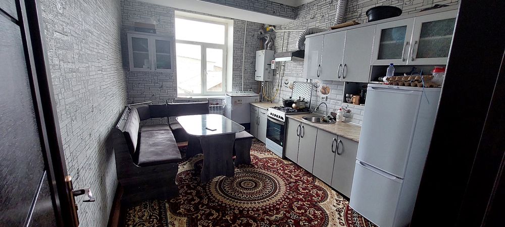 Oxun Bobo masjidi yon tomonida  3-xonali kvartira ijaraga beriladi