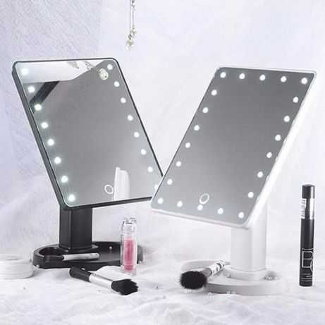 Огледало за перфектен грим със стойка и 22 LED диода