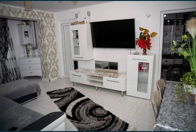 Apartament cu 3 camere de vanzare in Alexandria