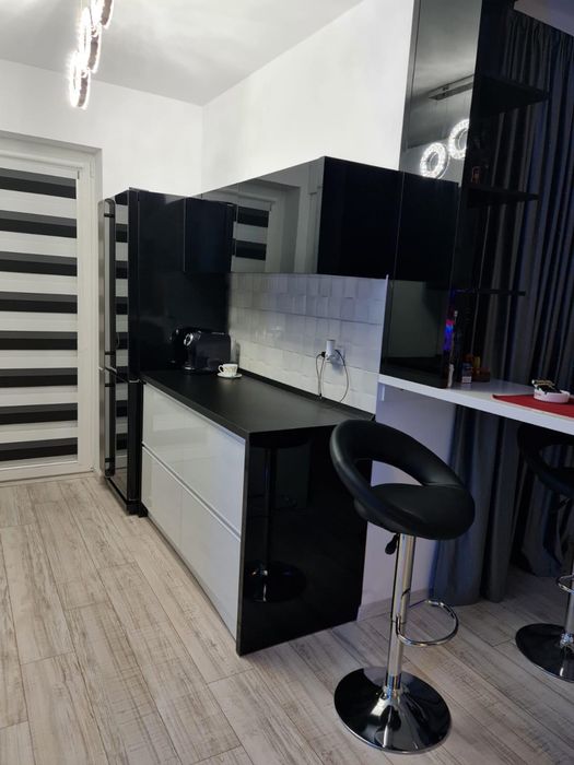 Apartament 3 camere de inchiriat Adora Park