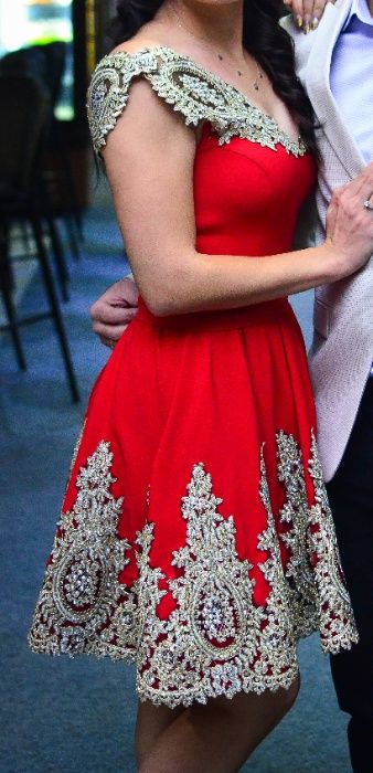 Официална рокля (бална рокла)