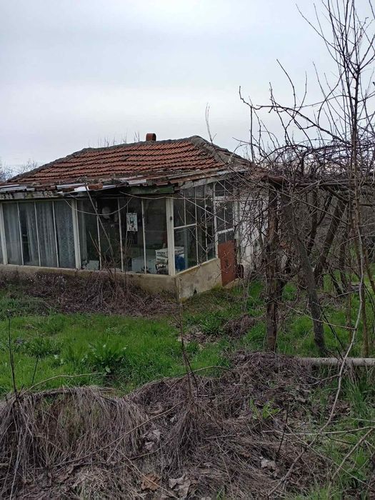 Продава се къща в с. Фурен