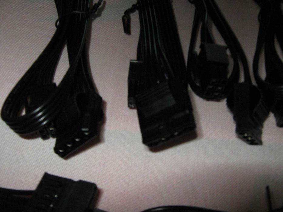 Продавам кабели за PC компоненти