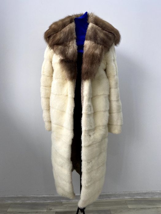 Натуральная норковая шуба премиального качества с капюшоном из Соболя
