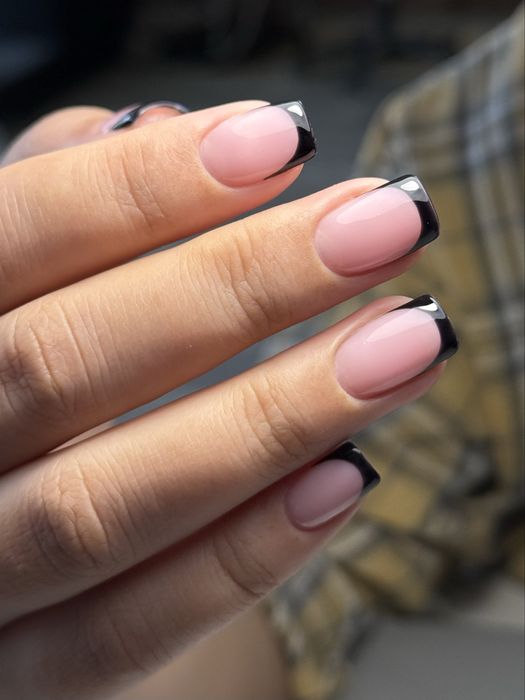 Маникюр и педикюр