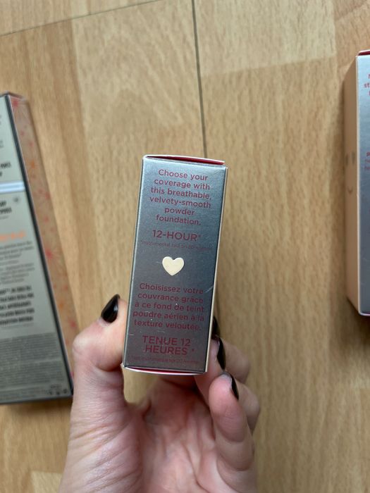 Чисто нови гримове Benefit Cosmetics (база, молив, гел, фондьотен)