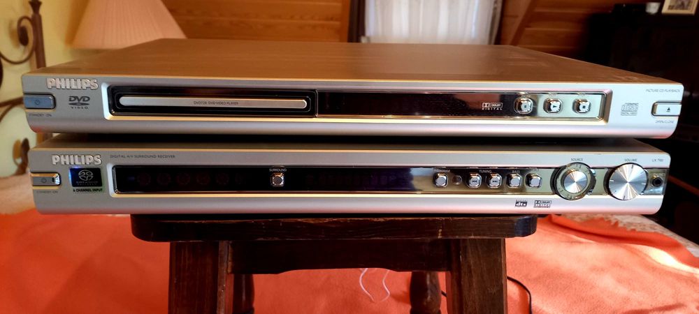 Продавам неползвани Филипс  тюнер/усилвател LX700 и DVD плейър DVD728