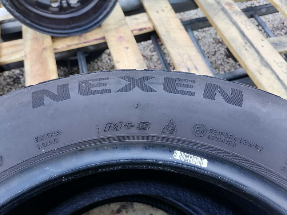 2 бр. Nexen 215/60R16 DOT 2821