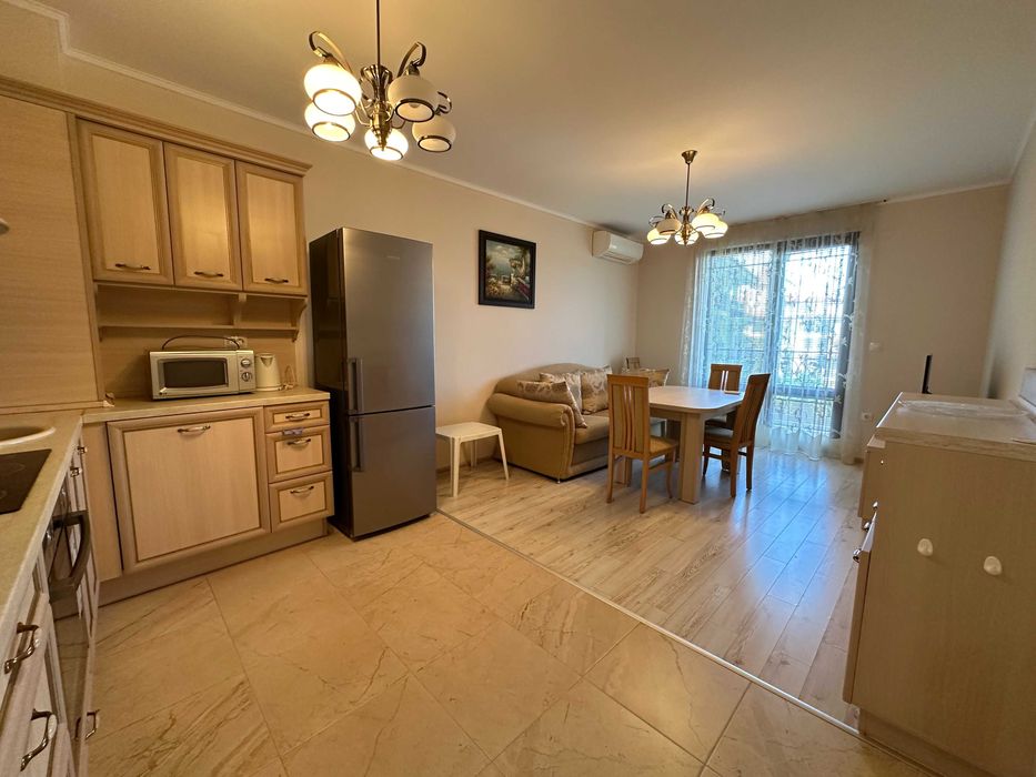 Продава се Тристаен апартамент в Несебър - 101 кв.м за 1495 €/кв.м - Снимка #2