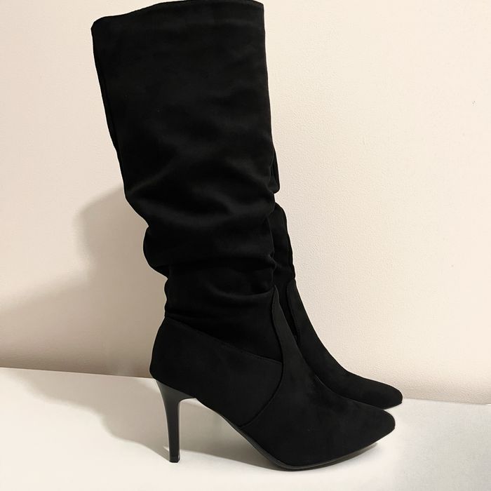 **НОВИ** стилни черни дамски ботуши на ток, 38 размер
