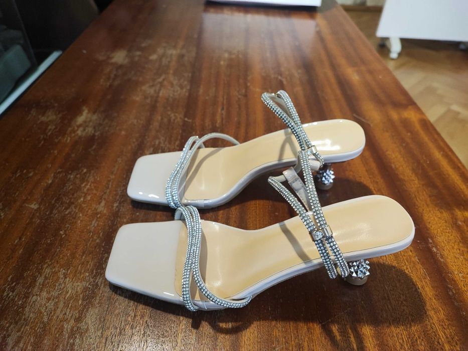 Обувки Дамски високи Токчета с блестящи кристали-Нови