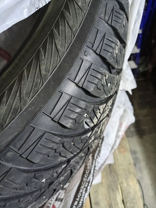 Продам шины 275/50/21