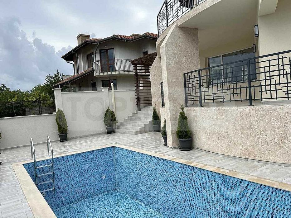 Продава се Къща в Балчик - 180 кв.м за 1528 €/кв.м - Снимка #2