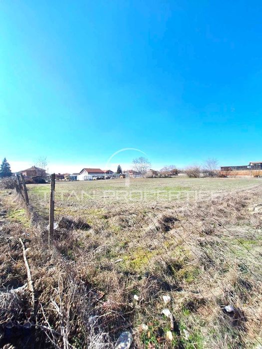 Парцел в село Рогош