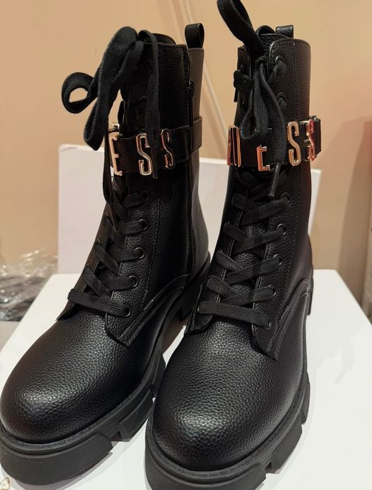 Оригинални дамски боти Guess