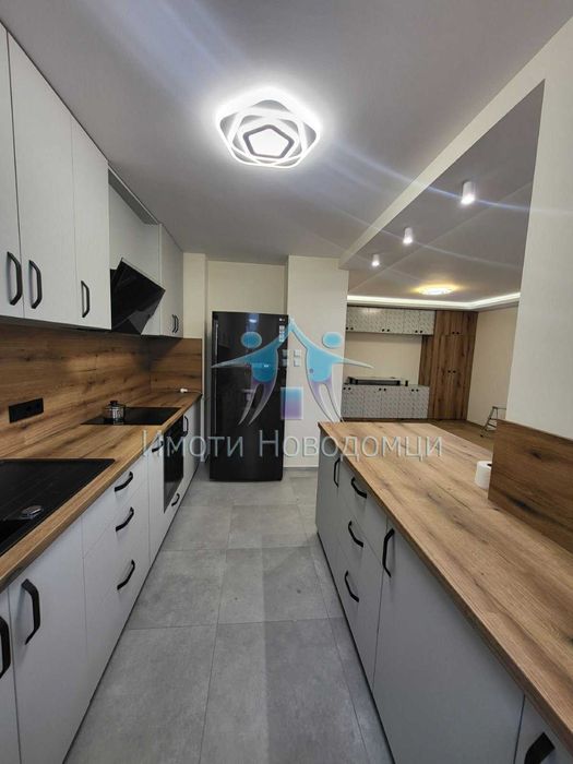 Продава се Тристаен апартамент в Шумен, Пазара - 97 кв.м за 1959 €/кв.м - Снимка #1