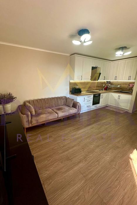 Продава се Тристаен апартамент в к.к. Златни пясъци - 98 кв.м за 1521 €/кв.м - Снимка #1