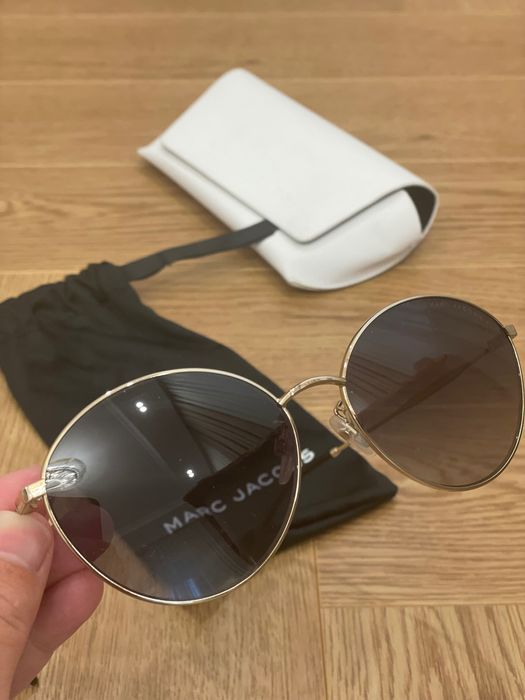 Солнцезащитные очки бренда Marc Jacobs