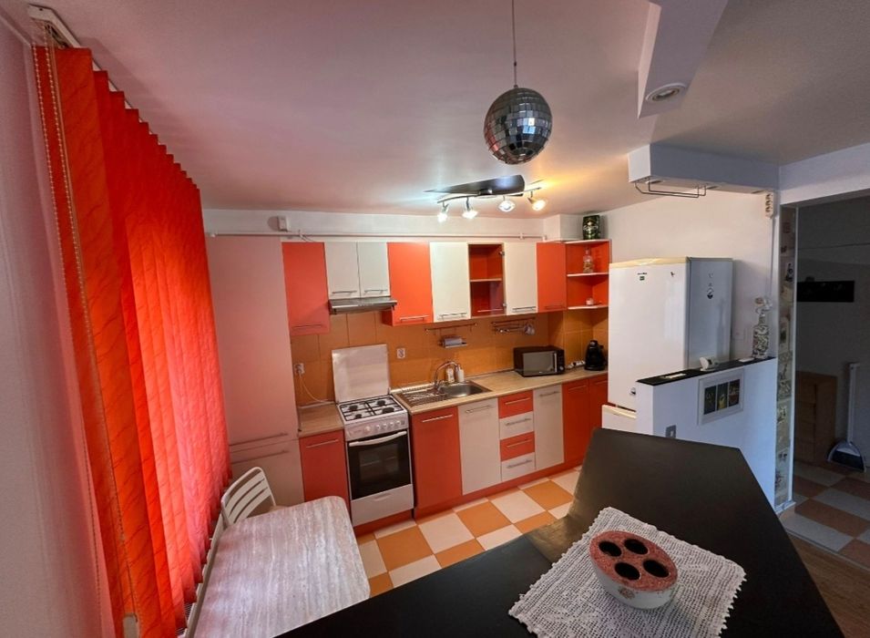 Zona Florilor, 2 camere, intermediat, parcare.