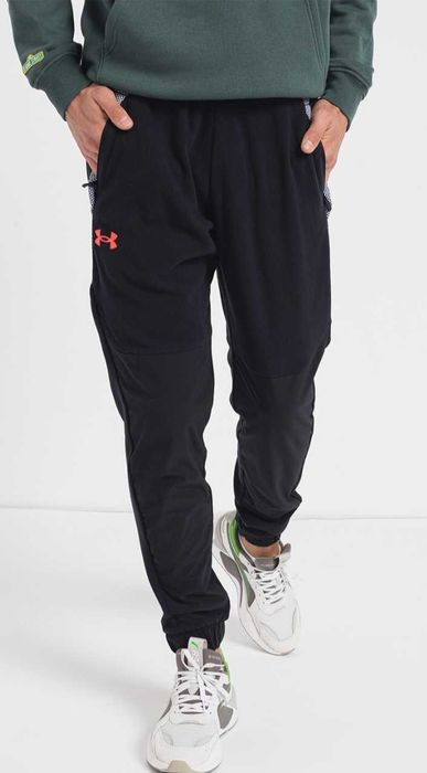 Under Armour 100% оригинално  долнище ( S )