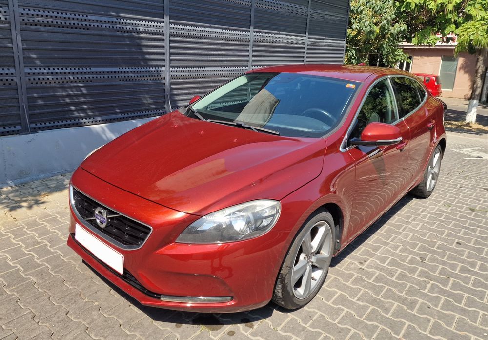 V40, 1.6d, keyless, clima, cameră, navigatie, jante 17', pilot