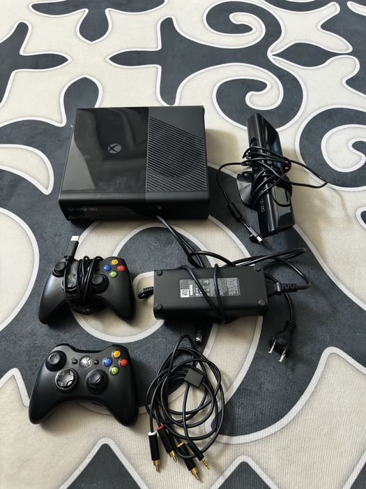 Продам Xbox 360 E 250 ГБ (Freeboot + LT+ 3.0)
