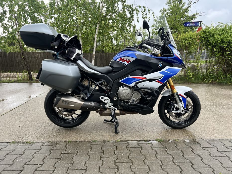 Vând BMW S 1000 XR din 2018 in  stare perfetã  cu cauciucuri noi , schimb de ulei recent, inmatriculat