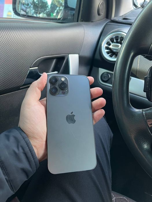 Iphone 12 pro max sotiladi