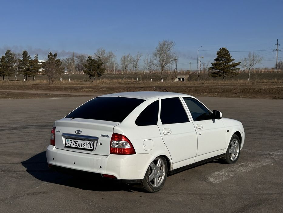 Продам приору 2 .198 пробег .