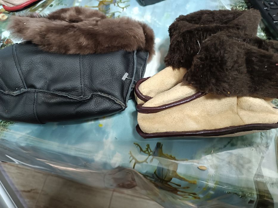 Botoșei din piele naturala cu blanita