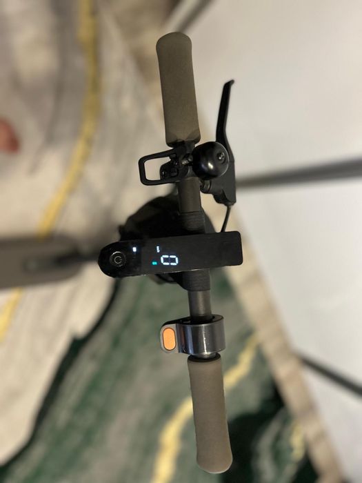 Vând Trotineta electrica Xiaomi Mi Electric Scooter Essential.