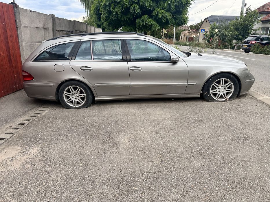 Mercedes E class 3.2  acept si schimburi