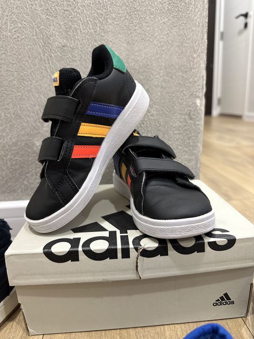 Маратонки Adidas 25,5