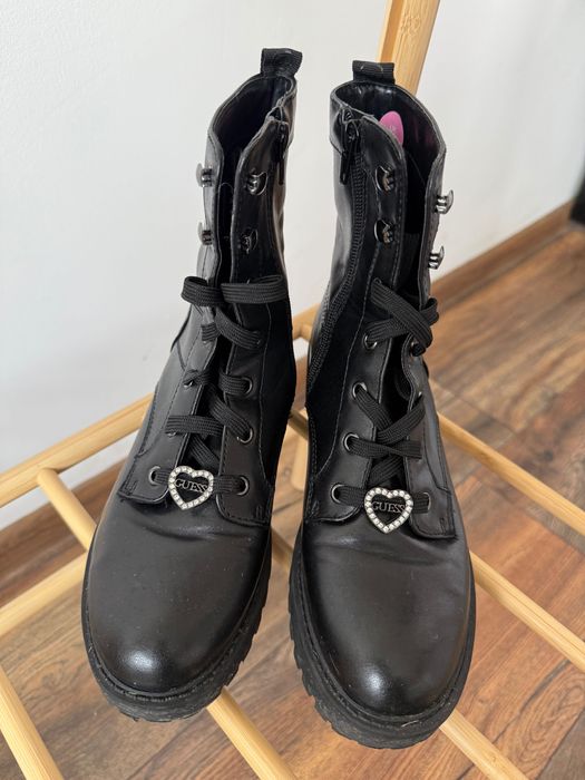 Оригинални боти Guess