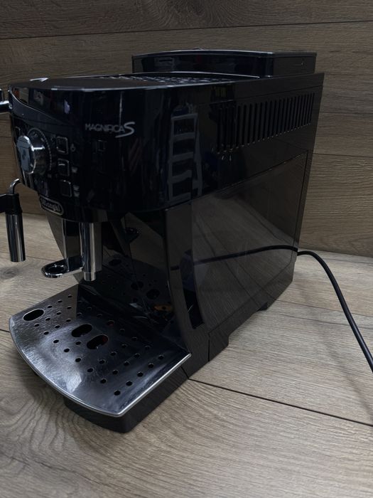Кафемашина Delonghi MagnificaS Type:ECAM21.116.B