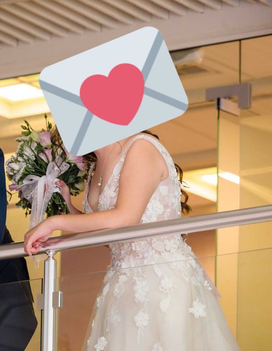 Сватбена рокля .