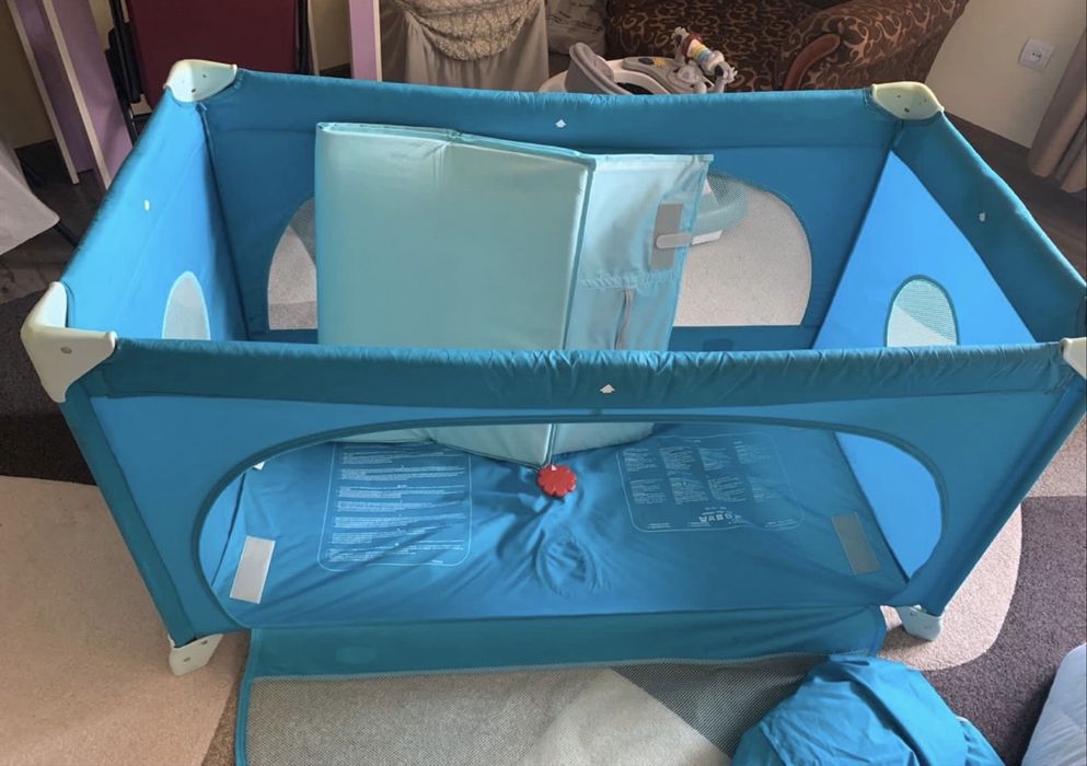 Продам игровой манеж Chicco