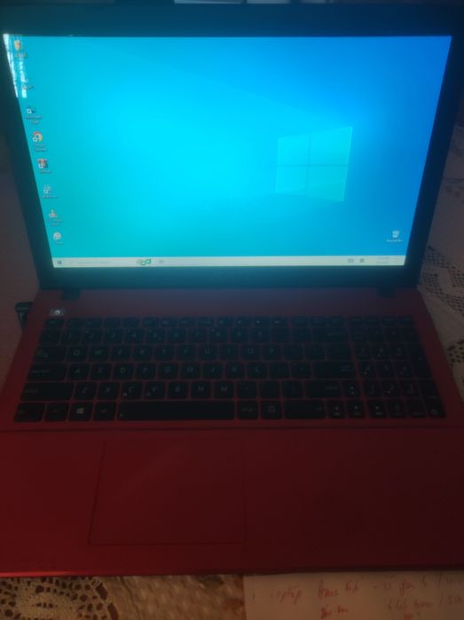 Vând laptop Asus