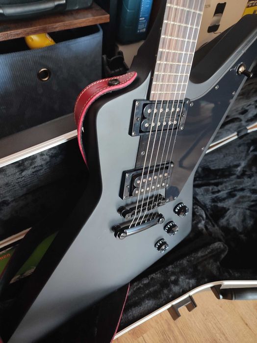 EPIPHONE Goth 58 Explorer chitara electrica, negru mat, cutie SKB