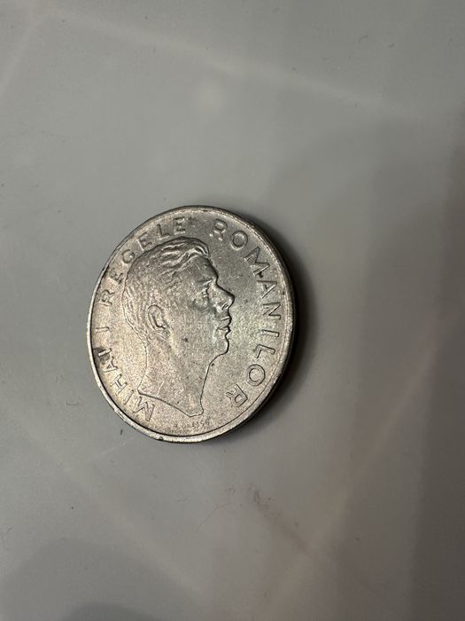 Monedă istorică 100 lei cu Regele Mihai 1 din 1943