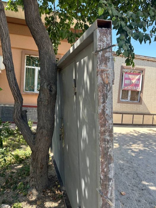 Darvoza.   Дверь.